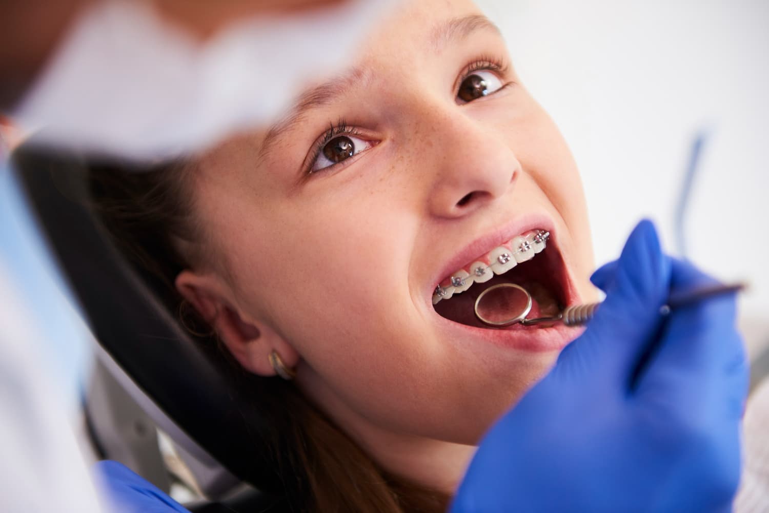 Dentista especialista en ortodoncia un referente clave en salud bucodental