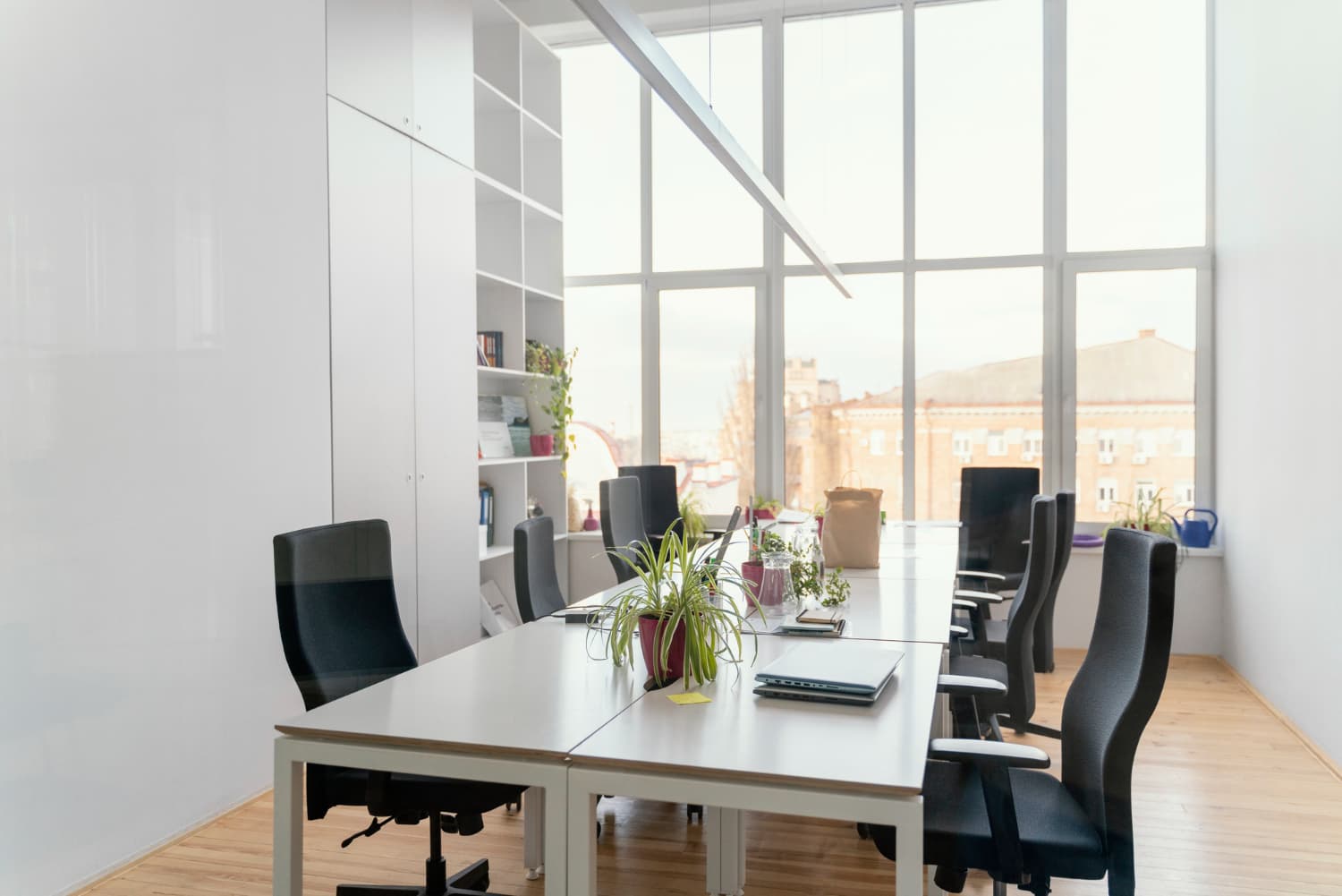 Reformas oficinas a medida para mejorar tu lugar de trabajo